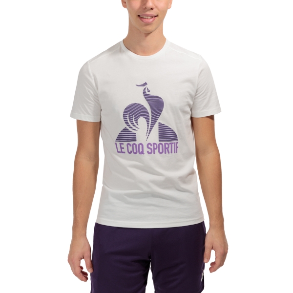 Men's Tennis Shirts Le Coq Sportif Logo TShirt  New Optical White/Purple Velvet/Chive Blossom 2410522